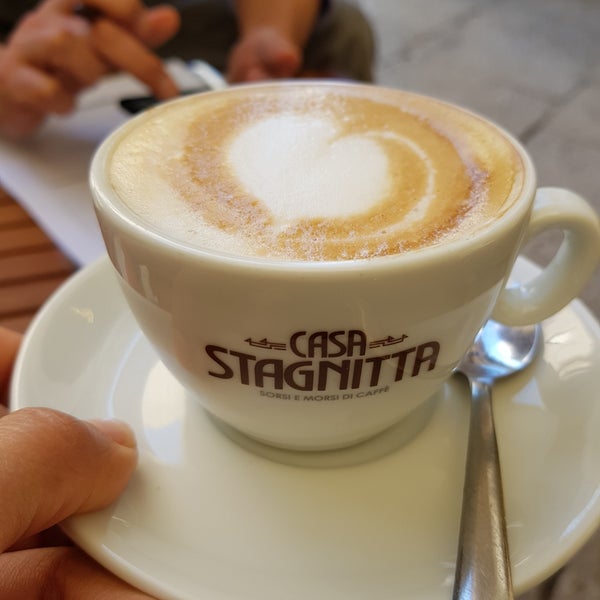 รูปภาพถ่ายที่ Ideal Caffé Stagnitta โดย Eunju T. เมื่อ 5/7/2018