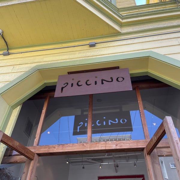 Foto tirada no(a) Piccino Cafe por Eunju T. em 8/27/2023