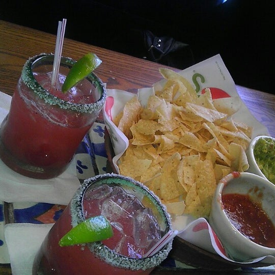 Photo taken at Chili&#39;s Grill &amp; Bar by Greisy A M. on 3/15/2013