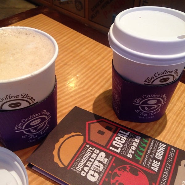 Photo taken at The Coffee Bean &amp; Tea Leaf by Madel G. on 9/10/2014