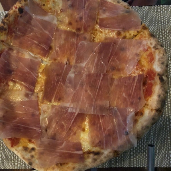 รูปภาพถ่ายที่ La Pizzeria da Claudio โดย . .. เมื่อ 4/21/2019
