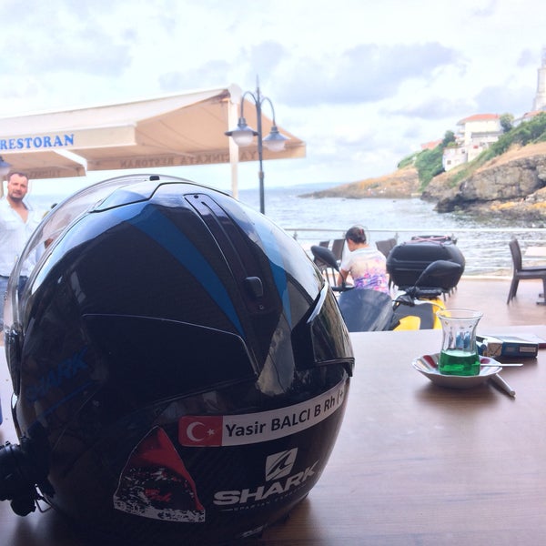 รูปภาพถ่ายที่ Yalçınkaya Cafe &amp; Restaurant โดย Yasir B. เมื่อ 6/16/2018