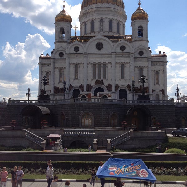Das Foto wurde bei Christ-Erlöser-Kathedrale von Татьяна am 5/30/2013 aufgenommen
