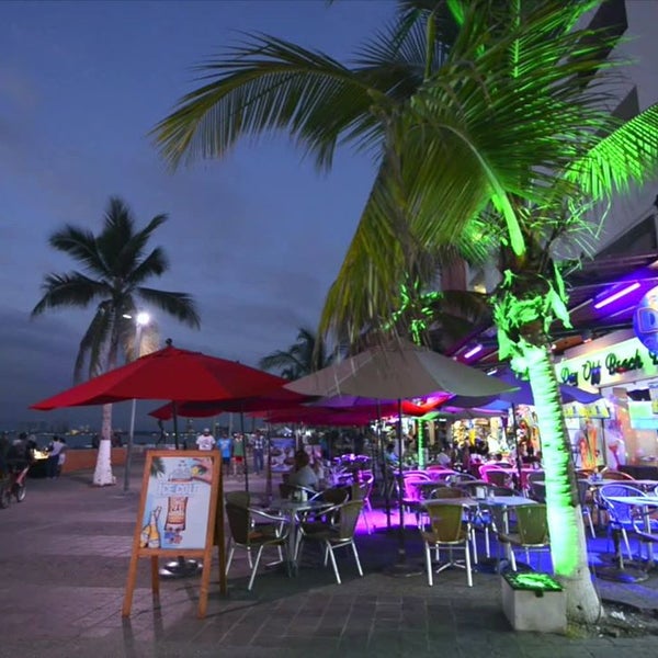 Foto tirada no(a) Day Off Beach Bar por Day Off Beach Bar em 8/30/2018