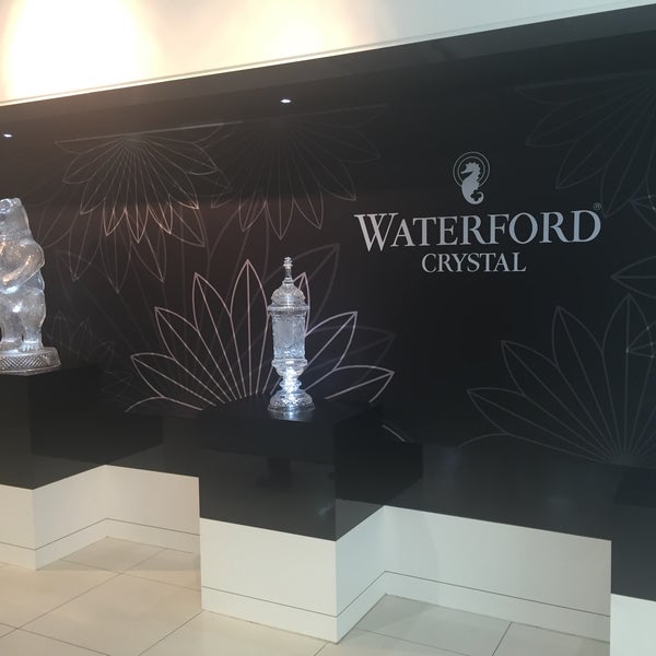 Photo taken at House of Waterford Crystal by Katie M. on 9/13/2016