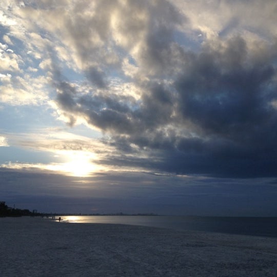 Снимок сделан в DiamondHead Beach Resort &amp; Spa пользователем Katie M. 12/6/2012