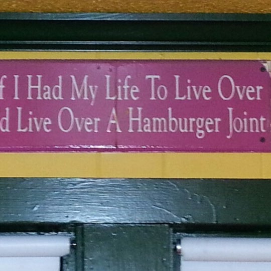 Das Foto wurde bei Chip&#39;s Old Fashioned Hamburgers von Mark L. am 5/17/2013 aufgenommen