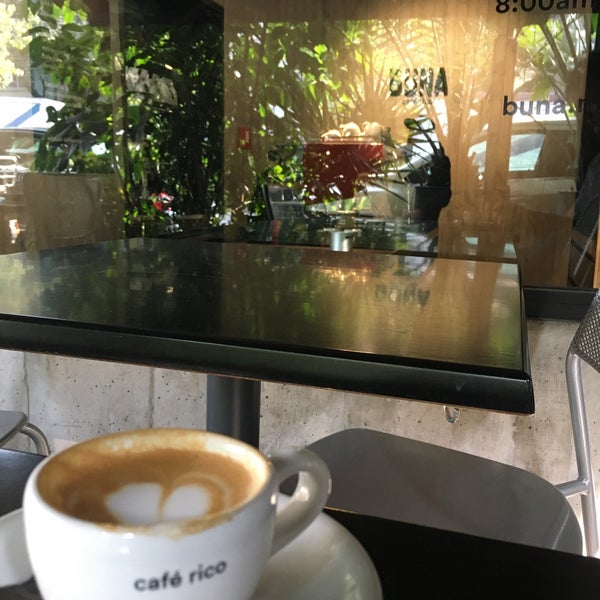 12/19/2019 tarihinde Erik S.ziyaretçi tarafından Buna - Café Rico'de çekilen fotoğraf