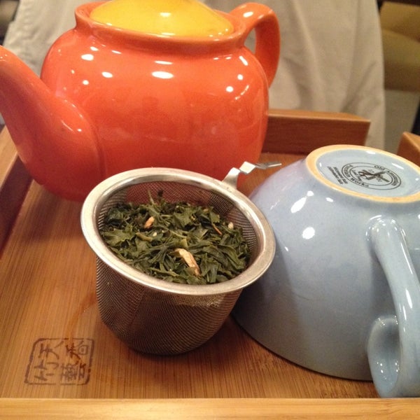 12/14/2013 tarihinde Choucri B.ziyaretçi tarafından Salon de thé CHAI tea lounge'de çekilen fotoğraf