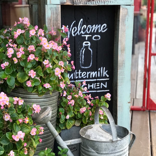 Foto tirada no(a) Buttermilk Kitchen por Bill C. em 9/26/2019
