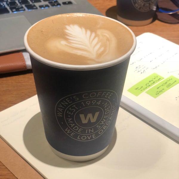 Foto diambil di Wayne&#39;s Coffee oleh M pada 11/17/2018