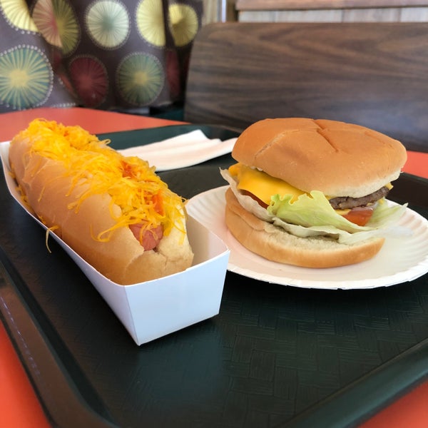 Dee's Dairy Bar Ice Cream Parlor