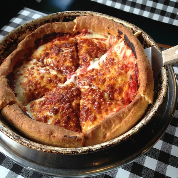 Foto diambil di Windy City Pizza and BBQ oleh William d. pada 4/6/2013