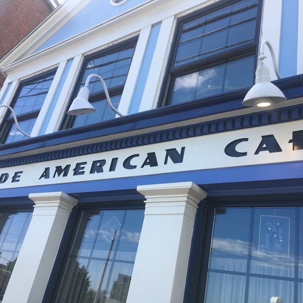 Photo prise au Bayside American Cafe par Carl T. le7/2/2019