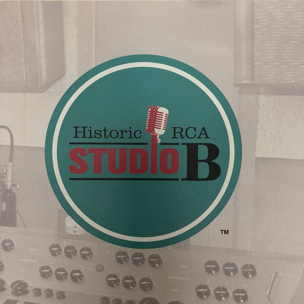 รูปภาพถ่ายที่ RCA Studio B โดย Nadine C. เมื่อ 8/9/2018