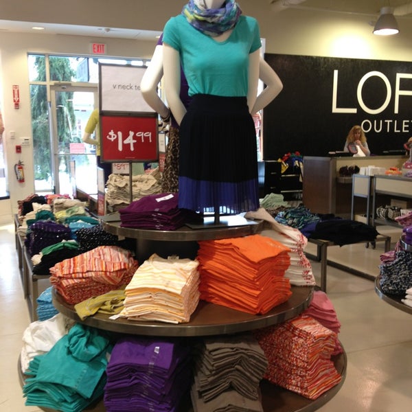 Ann Taylor Loft Outlet 1 Visitor