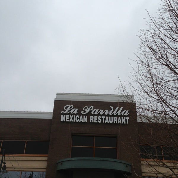 2/22/2013 tarihinde Roy T.ziyaretçi tarafından La Parrilla Mexican Restaurant'de çekilen fotoğraf