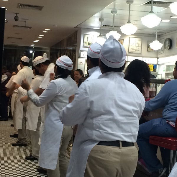 Photo taken at Johnny Rockets by Emmjoy S. on 2/22/2015