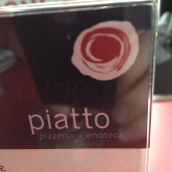 รูปภาพถ่ายที่ Piatto Pizzeria + Enoteca โดย Sandy C. เมื่อ 3/26/2013