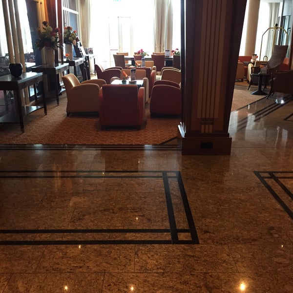 Foto tirada no(a) Radisson Blu Palace Hotel por Herman R. em 9/2/2015