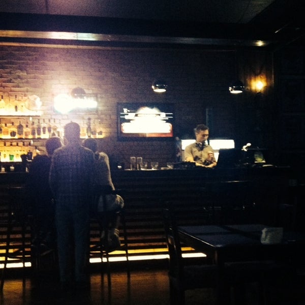 รูปภาพถ่ายที่ American Bar โดย Элеонора М. เมื่อ 7/19/2014