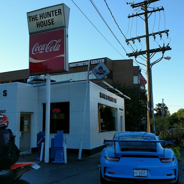 Photo taken at Hunter House Hamburgers by James T. on 9/12/2016