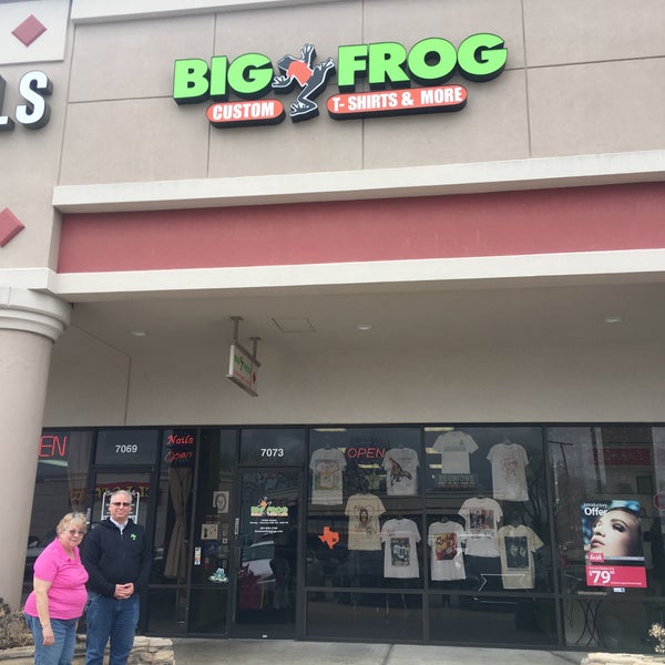 Foto tirada no(a) Big Frog Custom T-Shirts &amp; More of NW Houston por Big Frog Custom T-Shirts &amp; More of NW Houston em 3/2/2018
