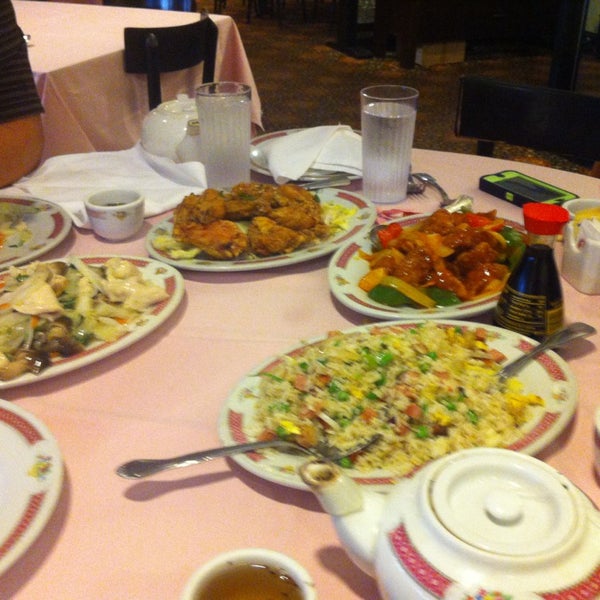 2/24/2013에 Stephany C.님이 South Garden Chinese Restaurant에서 찍은 사진