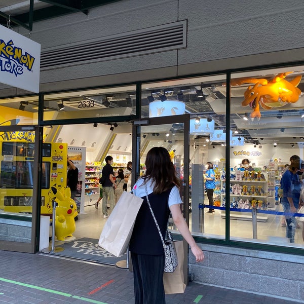 Fotos Em Pokemon Store ポケモンストア Loja De Brinquedos Em 御殿場市