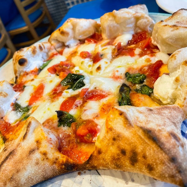 1/30/2021 tarihinde yabuziyaretçi tarafından Pizzeria da peppe Napoli Sta&#39;ca'de çekilen fotoğraf