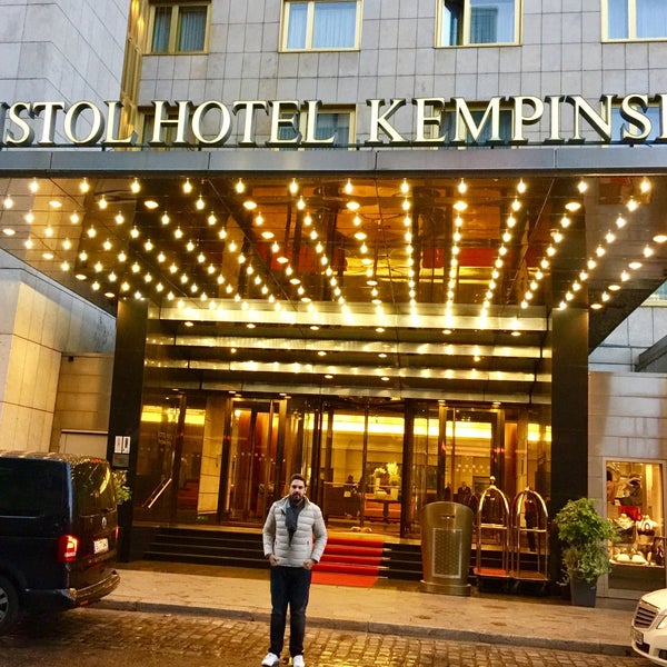 Das Foto wurde bei Kempinski Hotel Bristol von Shahrokh F. am 10/9/2016 aufgenommen