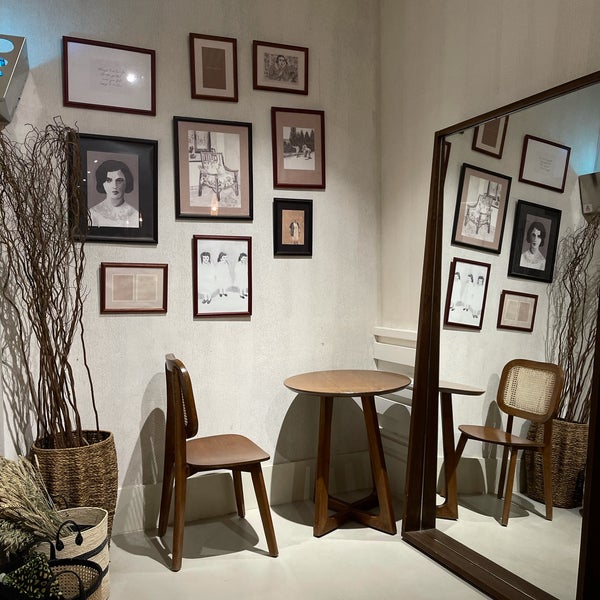 Foto tirada no(a) W! Artisan Cafe por violette em 1/30/2021