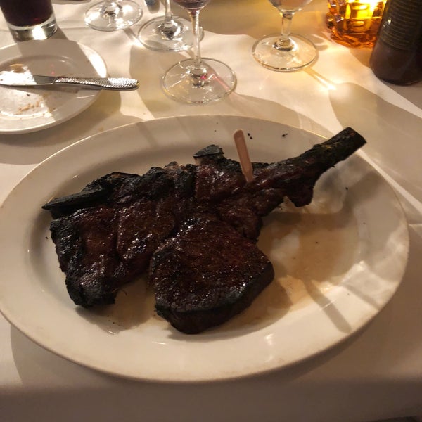 Photo taken at Benjamin Steakhouse by Bene A. on 9/28/2018