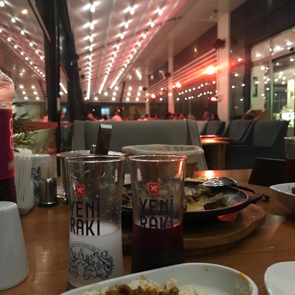 Foto tomada en Local VIP Restaurant  por Volkan V. el 5/11/2018