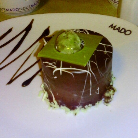 Mado Dessert Shop in Levent