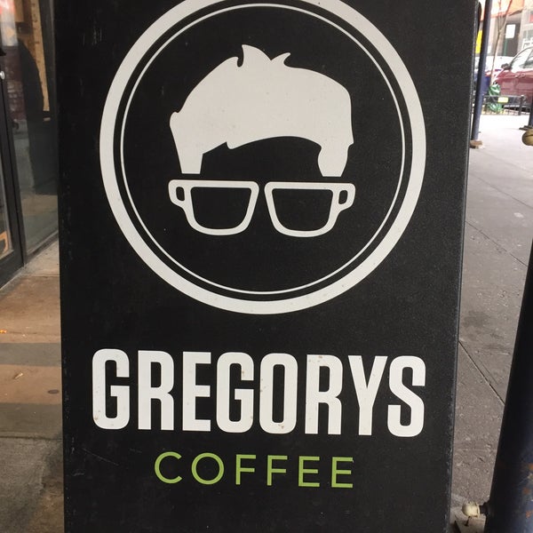 Foto tomada en Gregory&#39;s Coffee  por Joshua el 12/10/2016