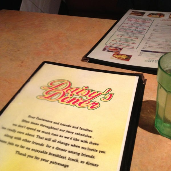 Снимок сделан в Daisy&#39;s Diner пользователем Chris M. 2/18/2013