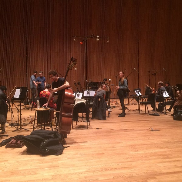 รูปภาพถ่ายที่ DiMenna Center for Classical Music โดย Alexandra J. เมื่อ 11/6/2015