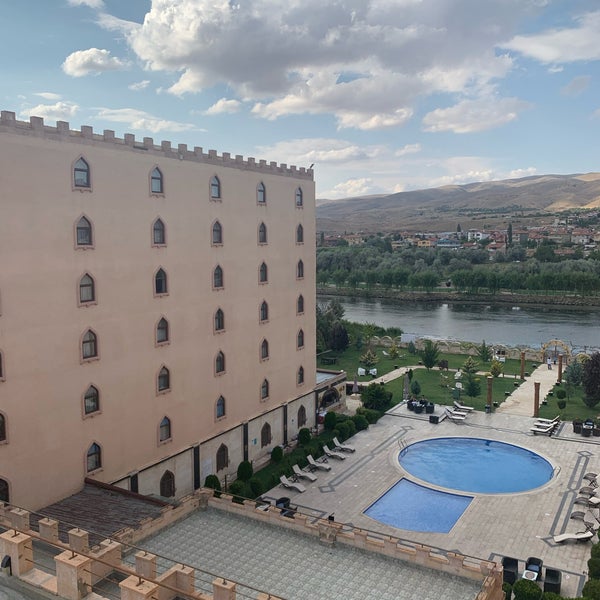 Foto scattata a Suhan Cappadocia Hotel &amp; SPA da Hülya S. il 8/13/2021