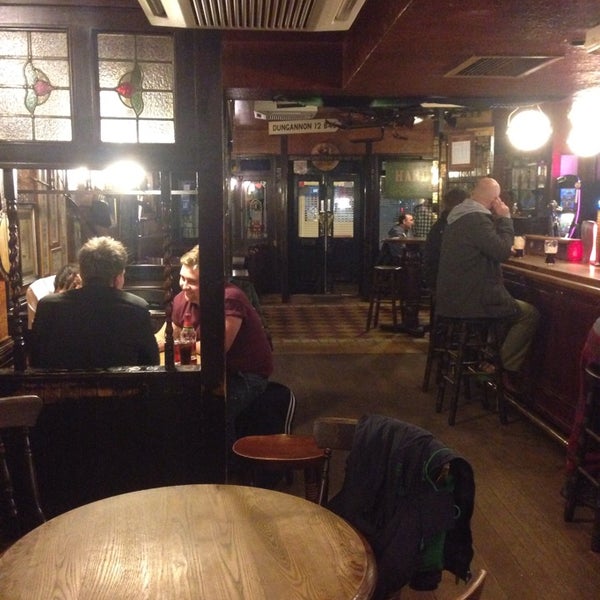 Foto scattata a Daisy O&#39;Briens Irish Bar da Ilya B. il 11/6/2014