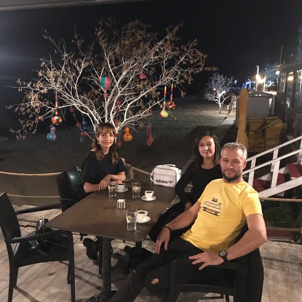 Foto scattata a Shaya Beach Cafe &amp; Restaurant da Cüneyt il 9/27/2020
