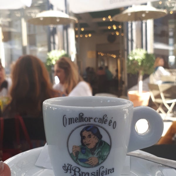 6/1/2019 tarihinde Gizem Ç.ziyaretçi tarafından Café A Brasileira'de çekilen fotoğraf