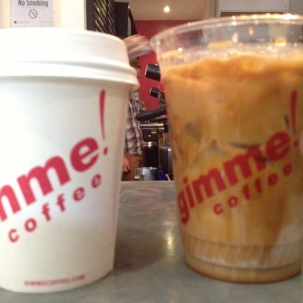 รูปภาพถ่ายที่ Gimme! Coffee โดย Ann-Sophie F. เมื่อ 5/8/2013