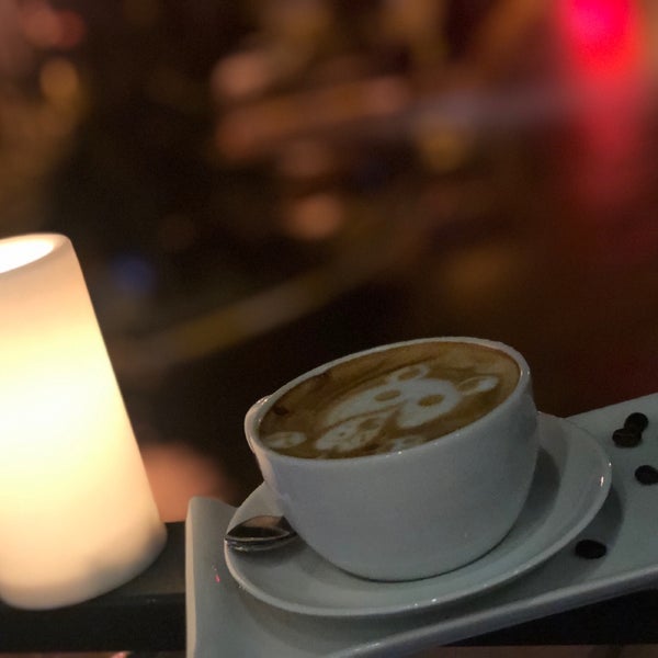 Foto scattata a Costa Cafe &amp; Restaurant da 🇹🇷Mahlas🇹🇷 il 12/15/2018