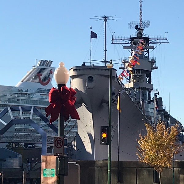 Foto diambil di USS Wisconsin (BB-64) oleh Tolga O. pada 11/7/2018