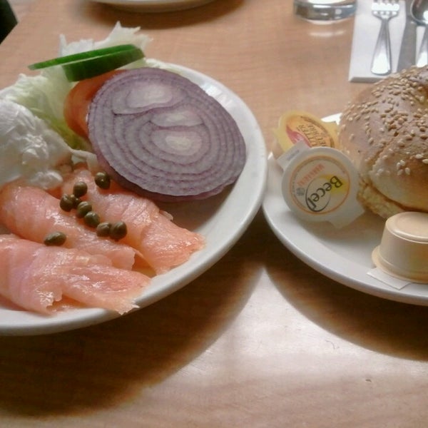 Bagel Plus Bathurst Manor 634 Sheppard Avenue W.