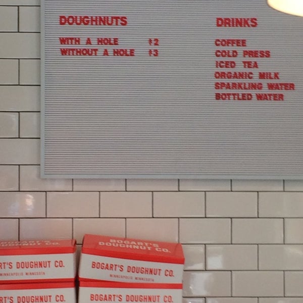 Das Foto wurde bei Bogart&#39;s Doughnut Co. von Melanie am 6/29/2014 aufgenommen