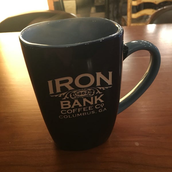 3/29/2016 tarihinde Reggie L.ziyaretçi tarafından Iron Bank Coffee Co.'de çekilen fotoğraf