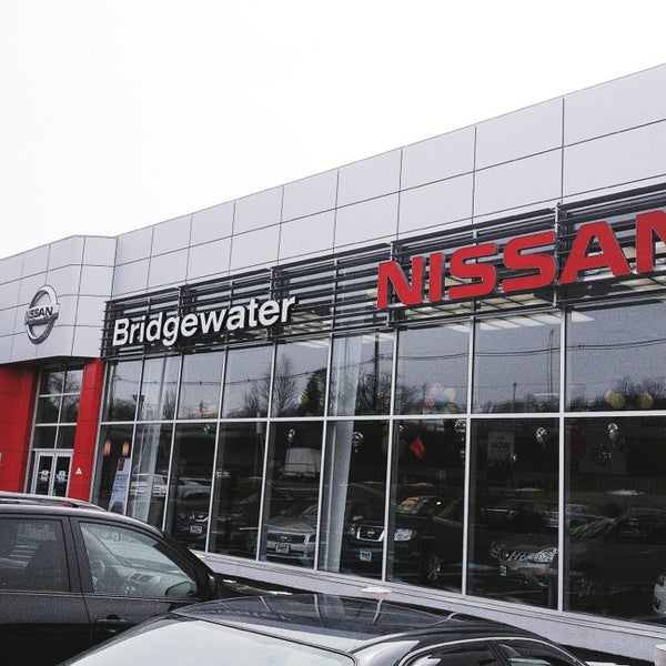 Das Foto wurde bei Bridgewater Nissan von Eric H. am 3/21/2013 aufgenommen