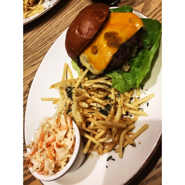 Foto tirada no(a) Star Burger por Nima T. em 11/24/2018